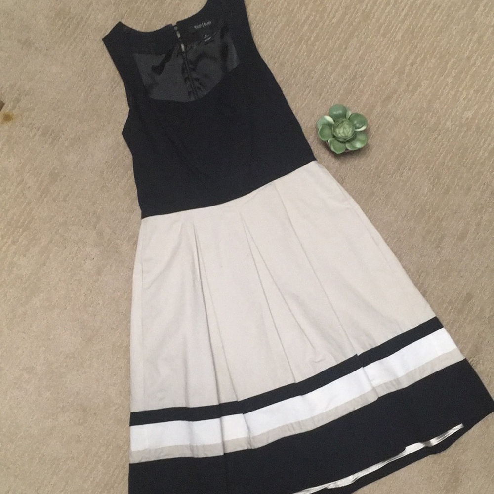 🤩BOGO. Black and khaki dress